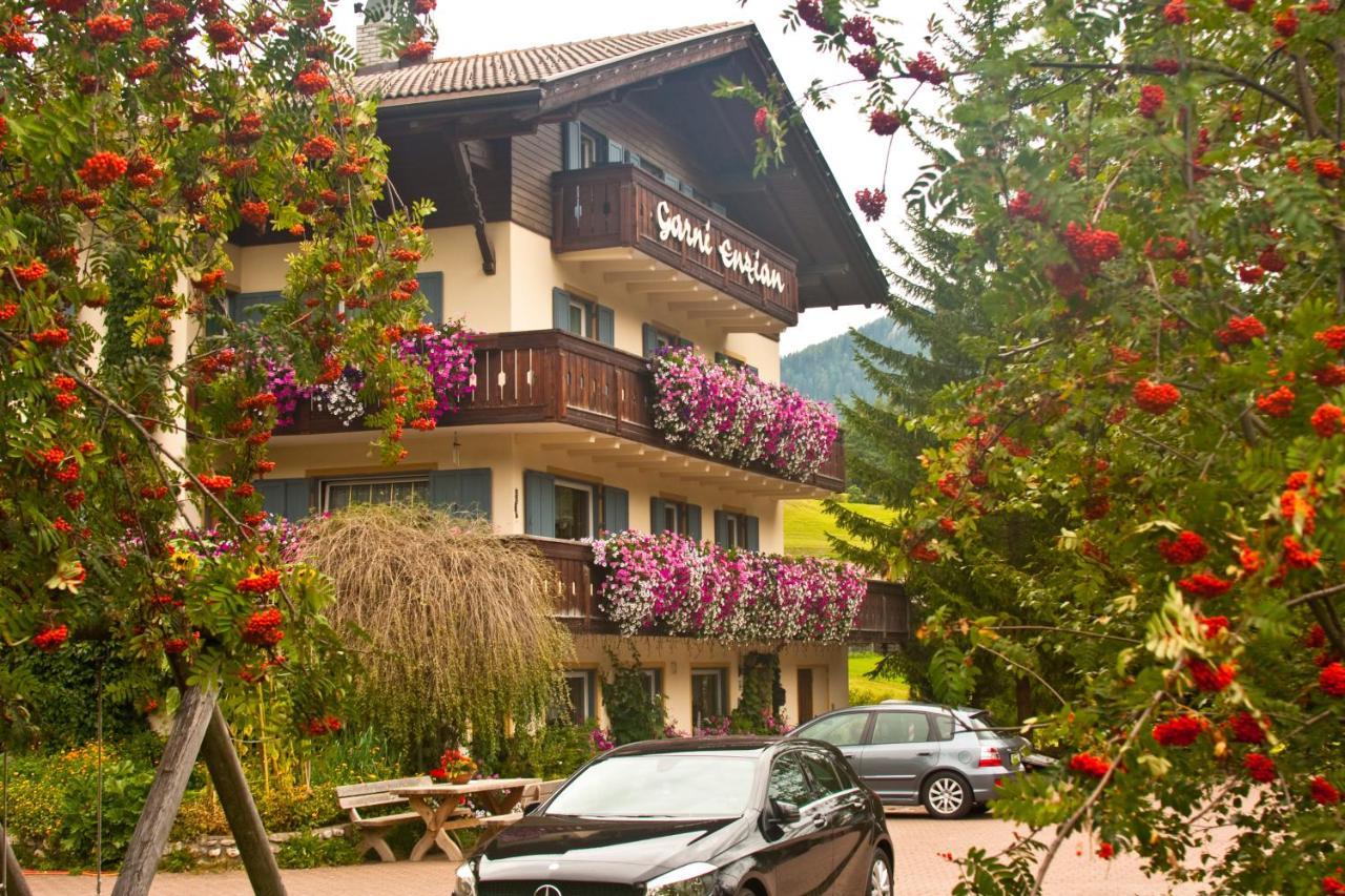 Pension Enzian バディーア エクステリア 写真